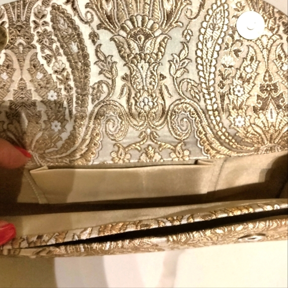 Vintage Gold Damask Gold and‎ cream Clutch - Picture 4 of 6